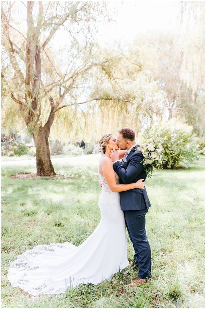 Willowbridge Lakeside Wedding - Eagle Idaho - karlianddavid.com