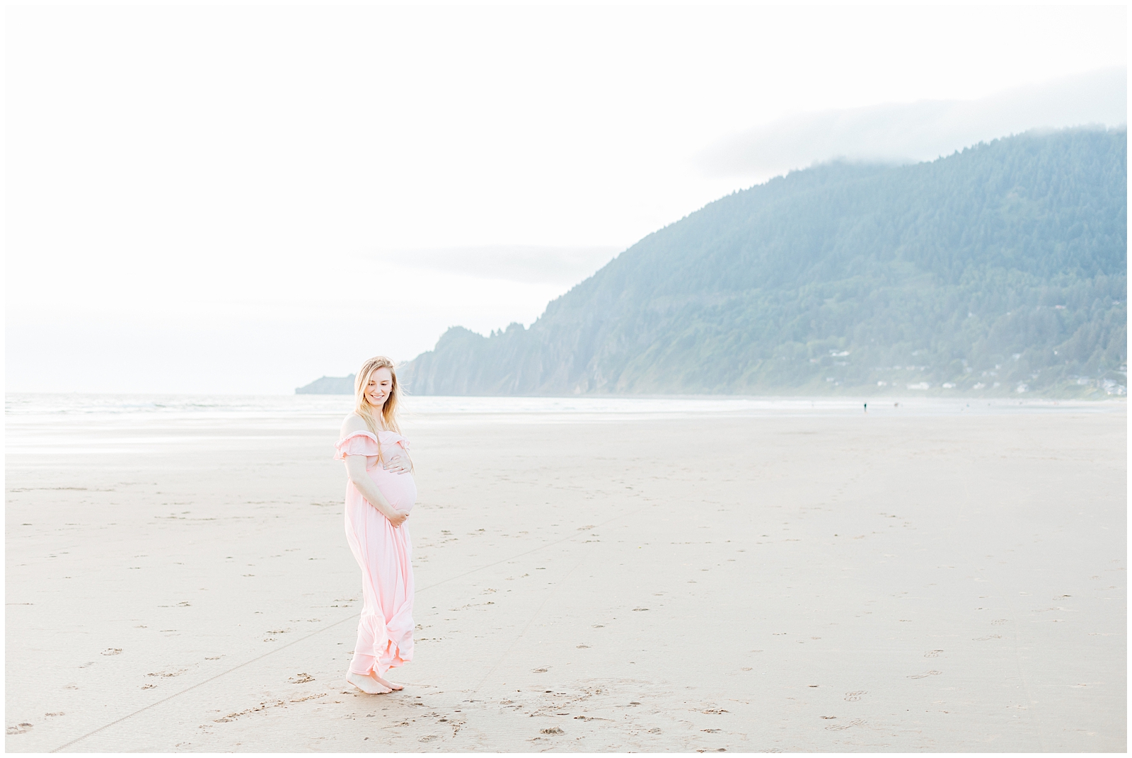 Manzanita Beach Oregon Coast Maternity Photos by Karli Elliott Photography