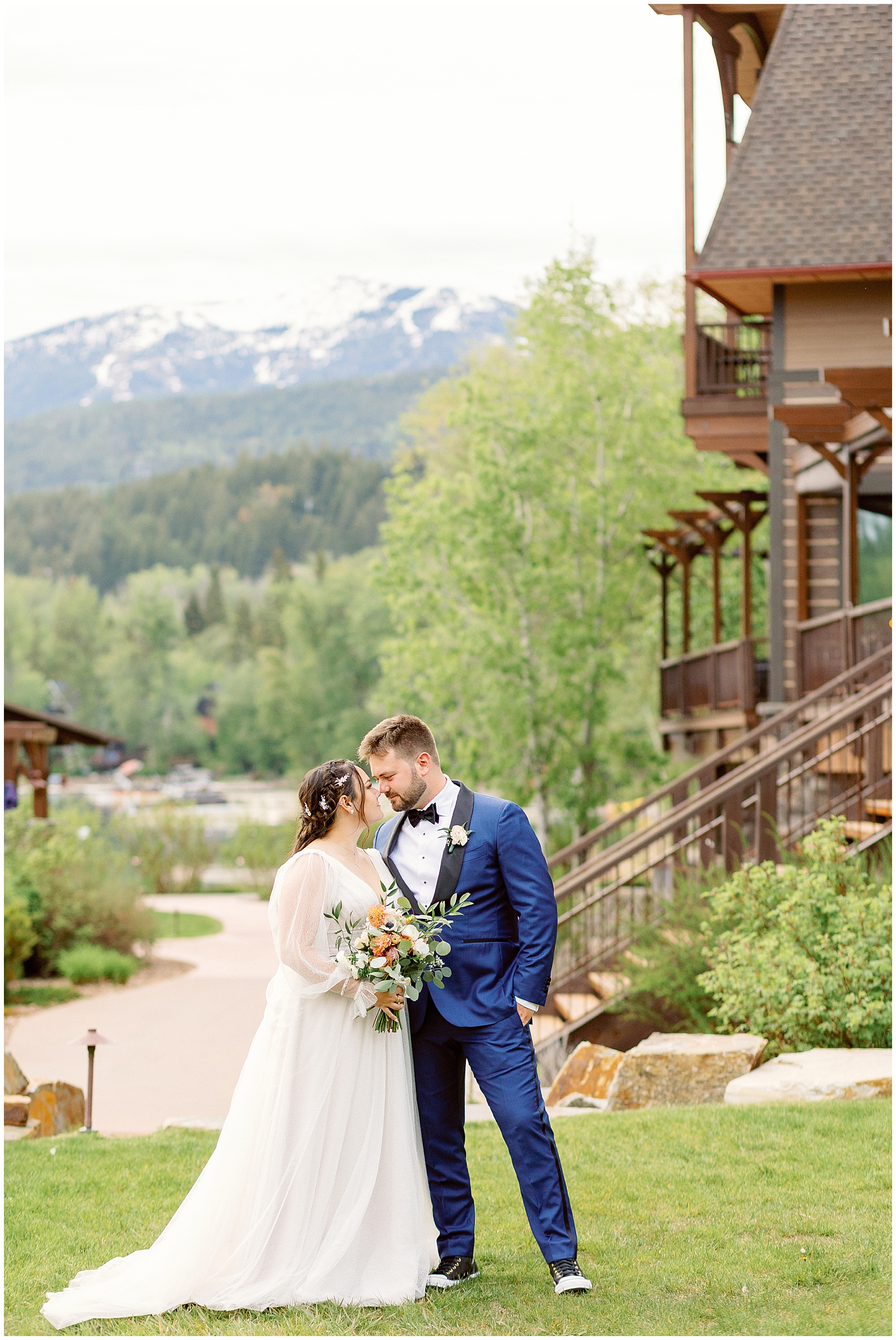 Elegant Montana Wedding at the Lodge at Whitefish Lake