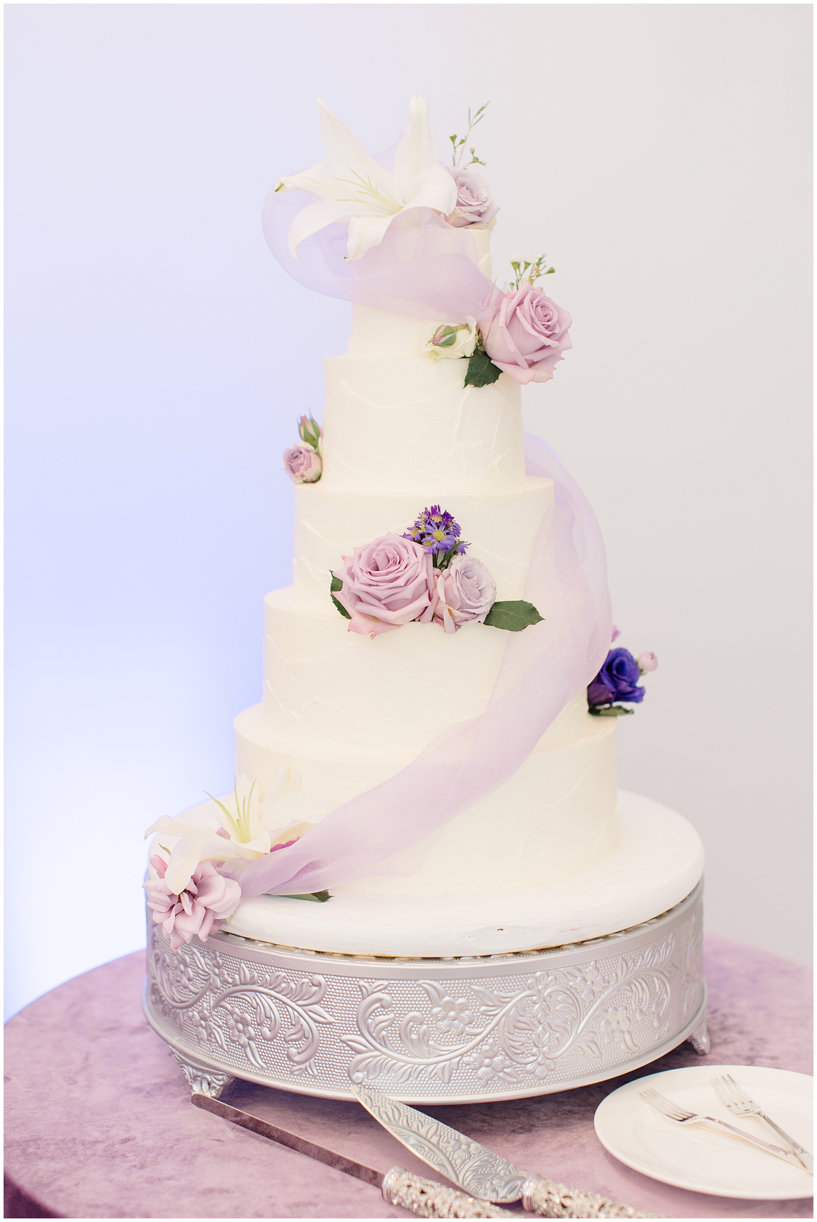 Spring Chateau des Fleurs Wedding in Eagle Idaho Wedding Cake